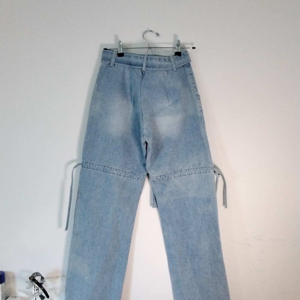 . - Picture 2 of 2